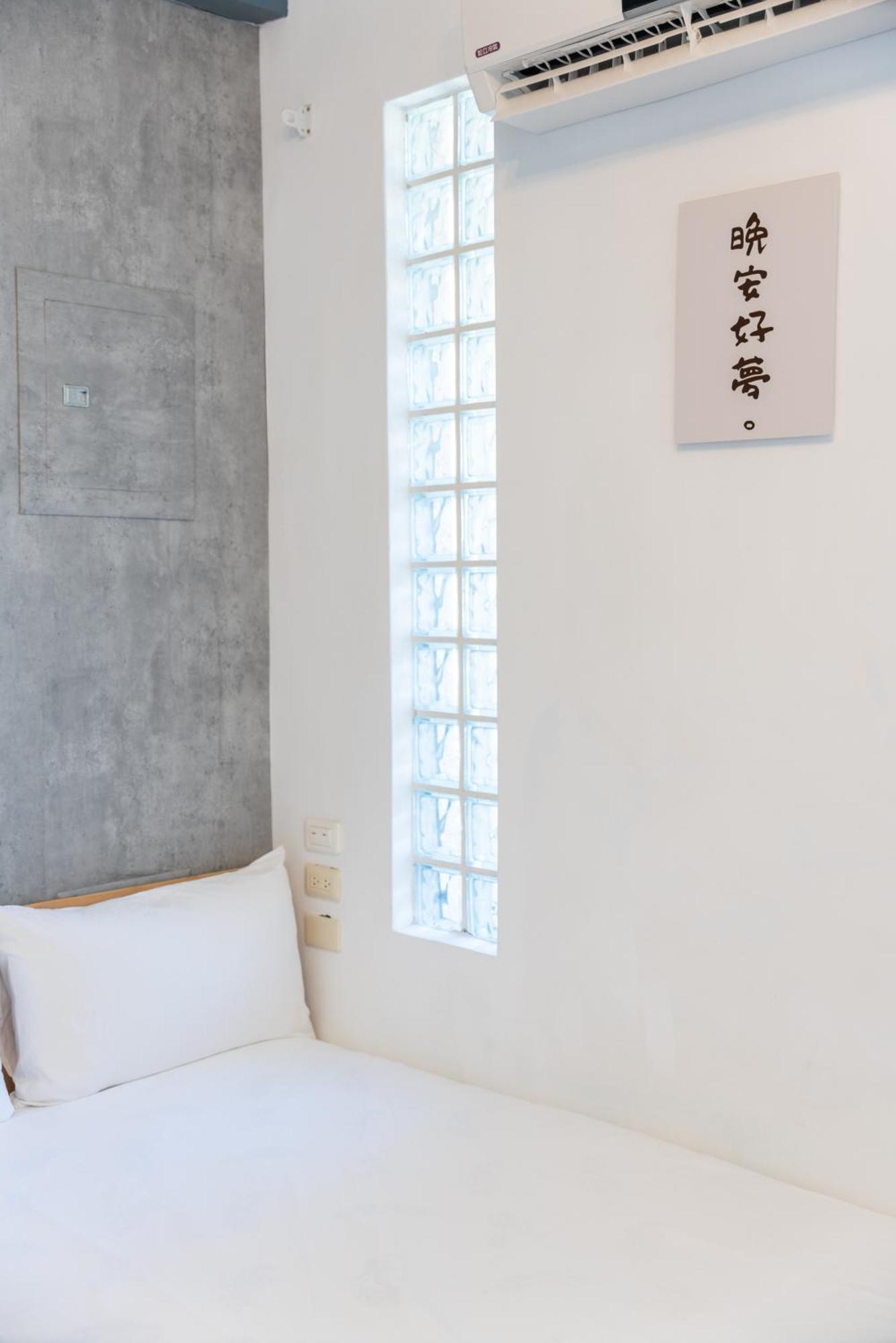 Moonlit Corner Apartment Taitung ภายนอก รูปภาพ